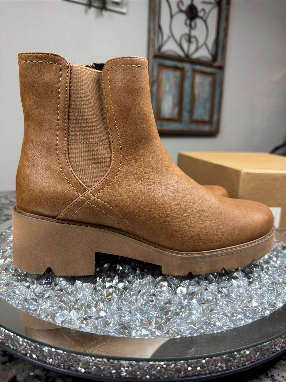 Naturalizer Cade lug chestnut Platform Chelsea Bootie NEW 9.5